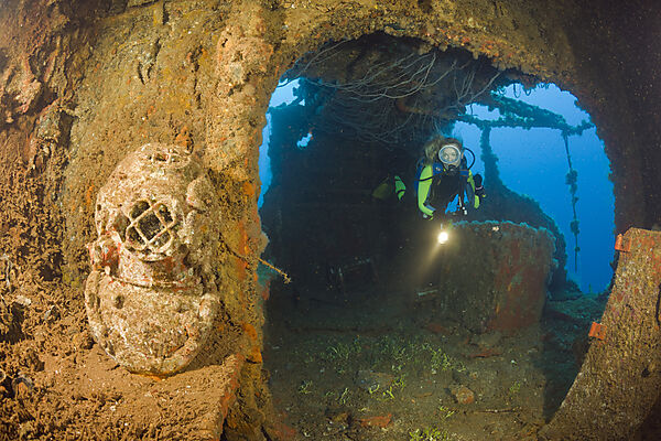 Diver discover Diving Helmet on Brigde of USS Saratoga