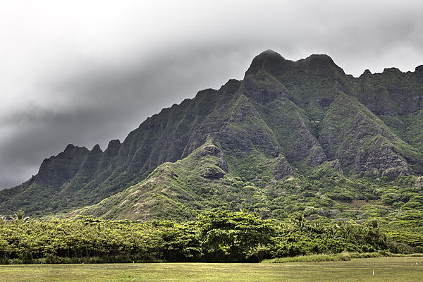 Koolau Klippen nahe der Kualoa Ranch