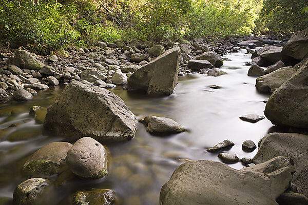 Flussbett im Kepaniwai County Park