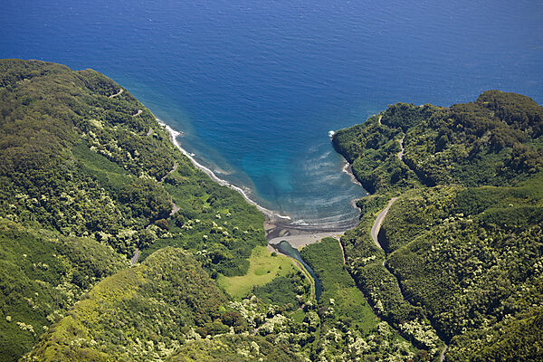 Strasse nach Hana an der Nordkueste von Maui