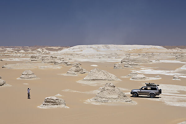 Jeep Tour in White Desert National Park