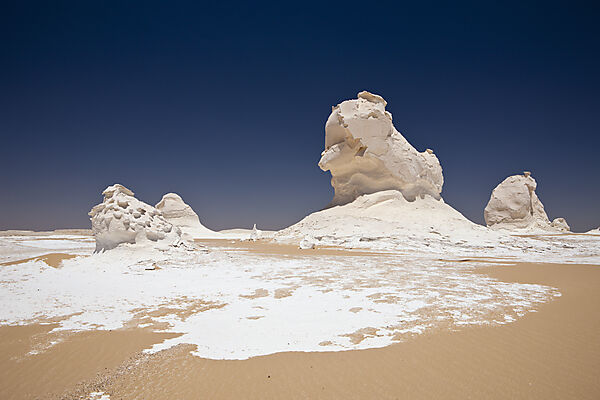 Formations and Figures of Lime Stone in White Desert National Park