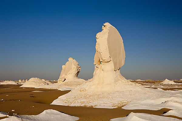 Figuren und Formationen aus Kalkstein in Nationalpark Weisse Wueste