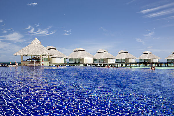Pool der Malediveninsel Ellaidhoo