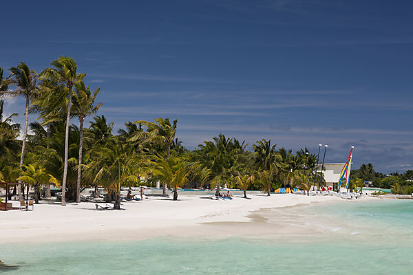 Strand der Malediveninsel Kandooma