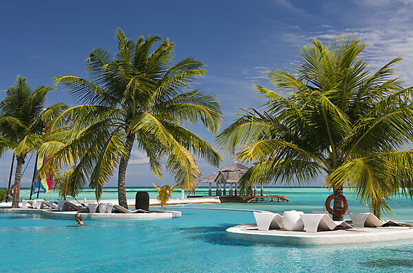Pool der Malediveninsel Kandooma
