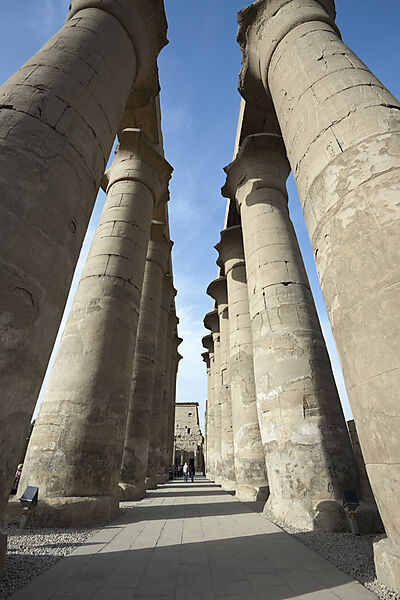 Saeulenhof von Luxor-Tempel