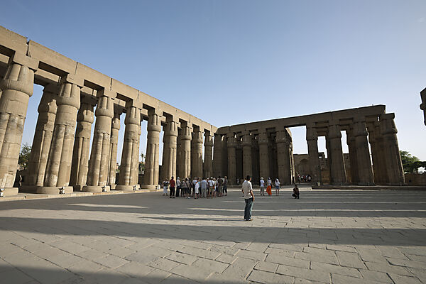 Saeulenhof von Luxor-Tempel