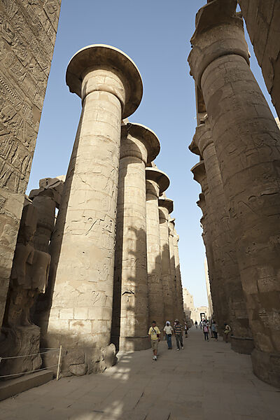Grosser Saeulensaal in Karnak Tempel