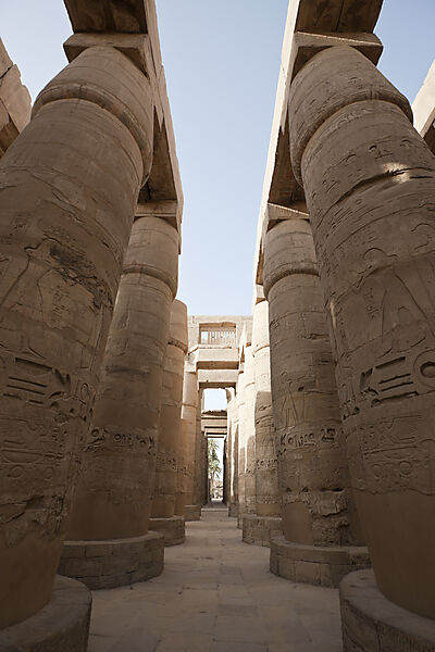 Grosser Saeulensaal in Karnak Tempel