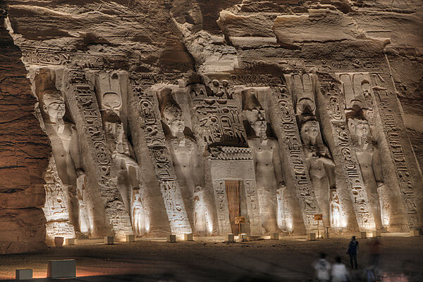 Illuminierter Hathor-Tempel von Nefertari