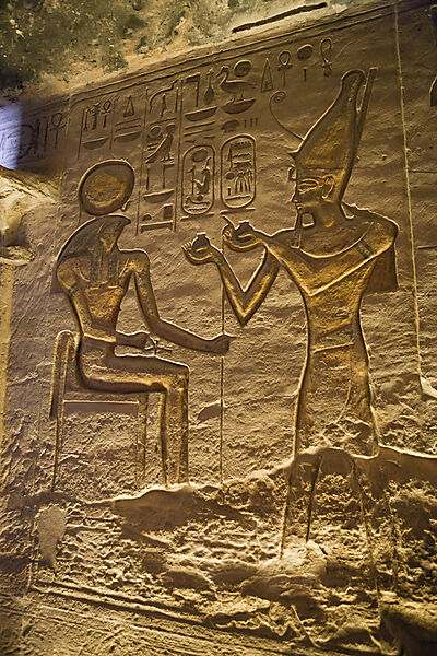 Relief in Kleiner Hathor Tempel der Nefertari