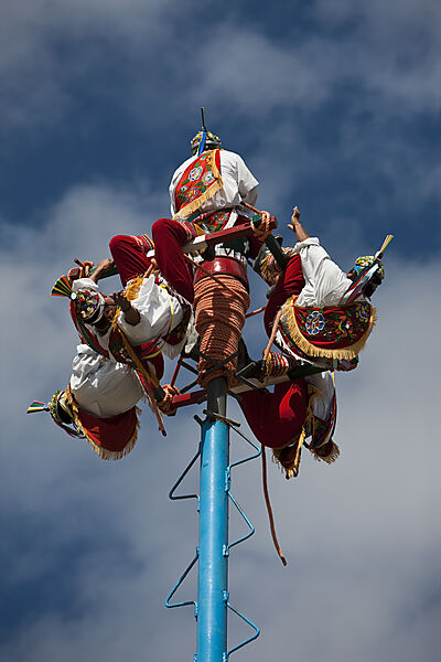 Fliegender Tanz Voladores der Totonaca Indianer