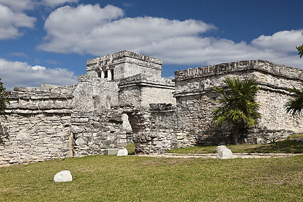 Maya Ruinen el Castillo von Tulum