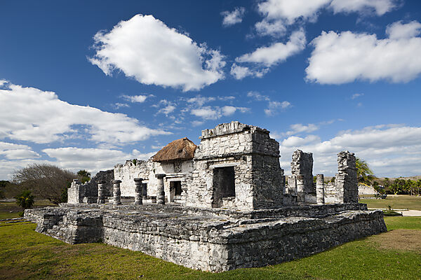 Maya Ruinen el Castillo von Tulum