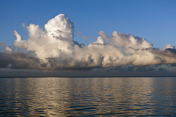 Wolken ueber dem Meer