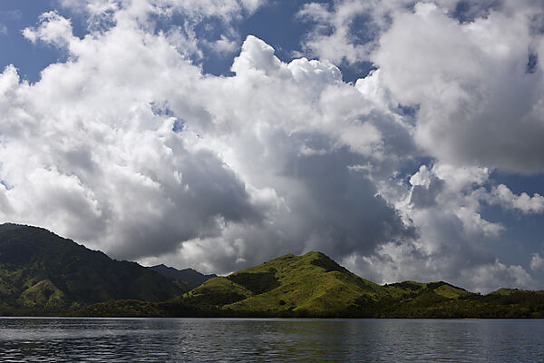 Wolken ueber Insel
