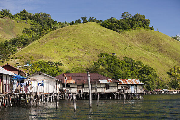 Fischerhuetten am Sentani See