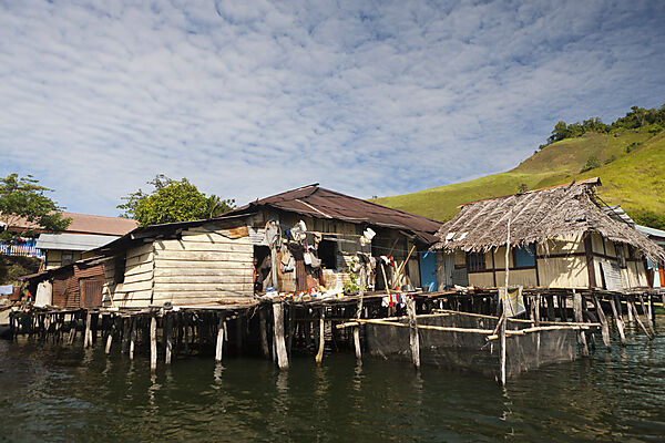 Fischerhuetten am Sentani See