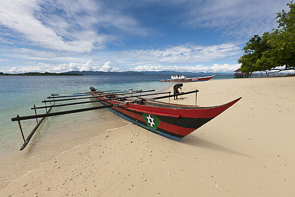 Typical Diving Outrigger of Ahe Island