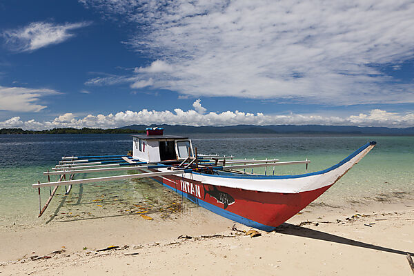 Typical Diving Outrigger of Ahe Island
