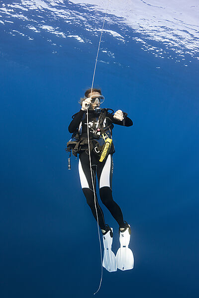 Diver doing Safety Stop