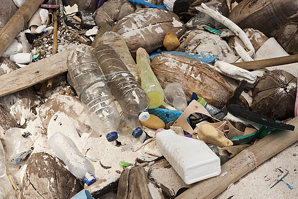 Angeschwemmter Plastikmuell verunreinigt Strand, Weihnachstinsel, Australien