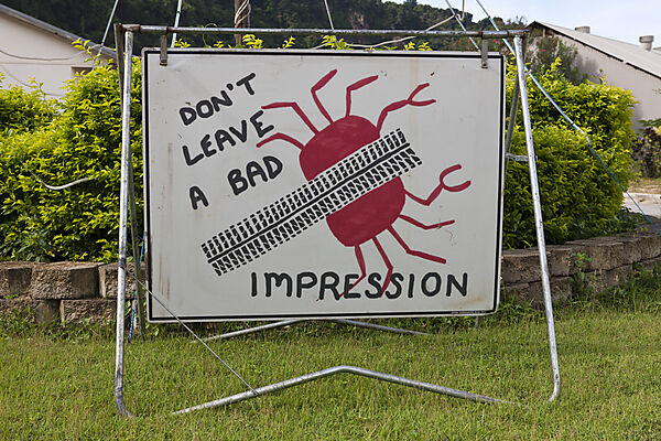 Schild zum Krabbenschutz, Gecarcoidea natalis, Weihnachstinsel, Australien