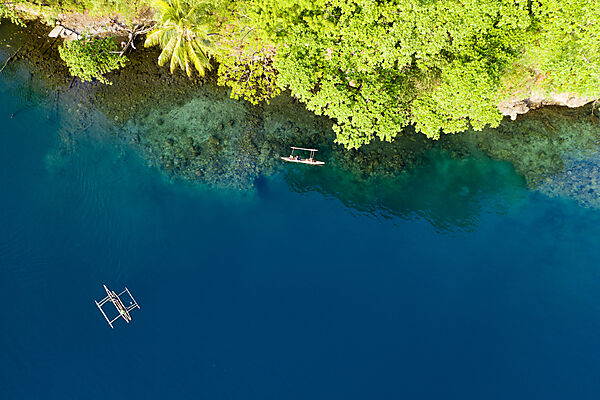 Einwohner mit Auslegerbooten, Tufi, Cape Nelson, Papua Neuguinea