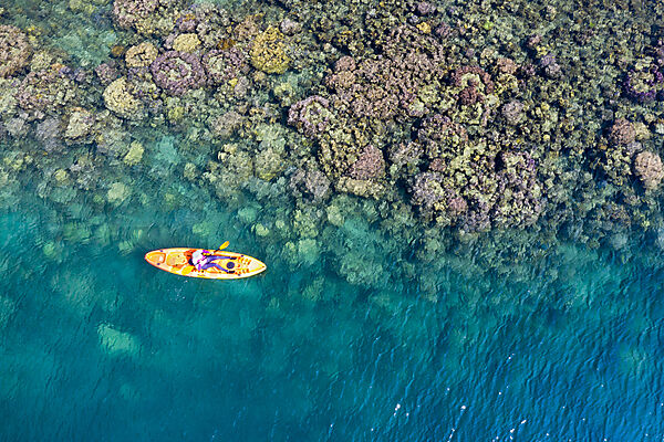 Kajaken in Fjords bei Tufi, Tufi, Cape Nelson, Papua Neuguinea