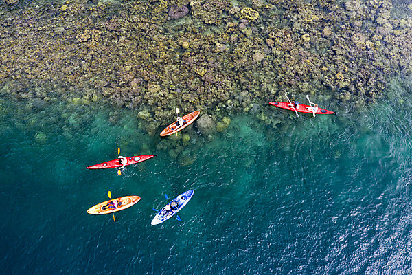 Kajaken in Fjords bei Tufi, Tufi, Cape Nelson, Papua Neuguinea