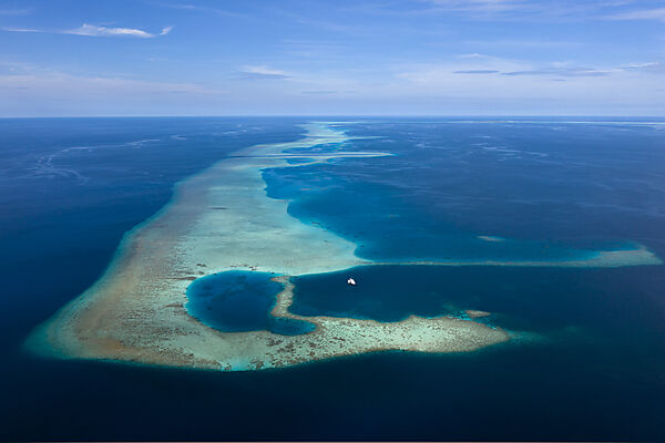 Liveaboard anchoring in Lagoon, Felidhu Atoll, Indian Ocean, Maldives