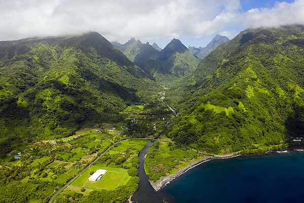 Luftaufnahme von Vaitephiha Valley, Tahiti, Franzoesisch-Polynesien