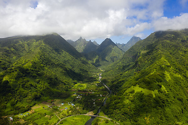 Luftaufnahme von Vaitephiha Valley, Tahiti, Franzoesisch-Polynesien