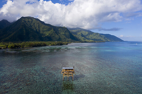 Billabong Plattform von Teahupoo, Tahiti, Franzoesisch-Polynesien