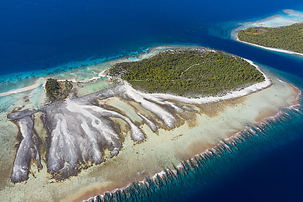 Impressions of Apataki Atoll, Tuamotu Archipel, French Polynesia