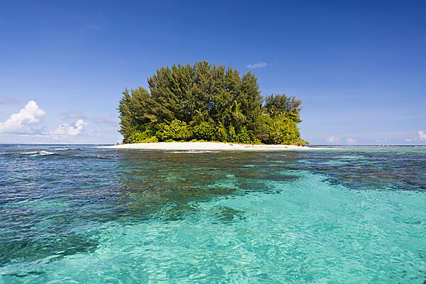 Blick auf die Inseln der Balgai Bay, New Ireland, Papua Neuguinea
