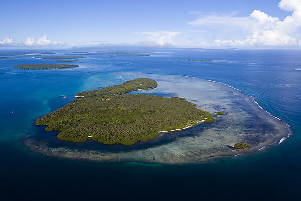 Blick auf die Inseln der Balgai Bay, New Ireland, Papua Neuguinea