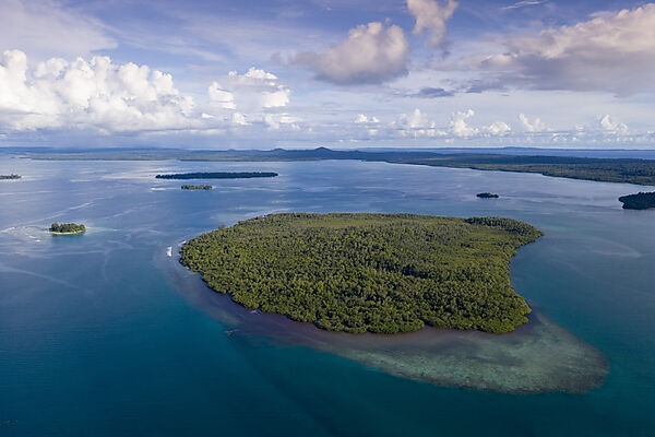 Blick auf die Inseln der Balgai Bay, New Ireland, Papua Neuguinea