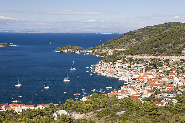 Bucht der Stadt Vis, Insel Vis, Mittelmeer, Kroatien