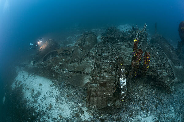 Taucher am B-24 Liberator Bomber Wrack, Insel Vis, Mittelmeer, Kroatien