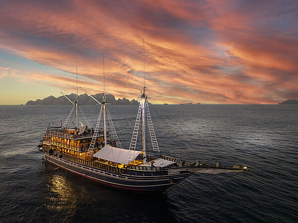 Amira Liveaboard, Raja Ampat, West Papua, Indonesia